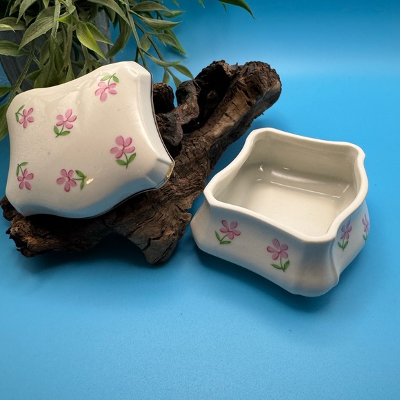 I W Rice & Co Other - Irice porcelain lidded trinket box. Off-white w/pink &green flowers, gold rim.